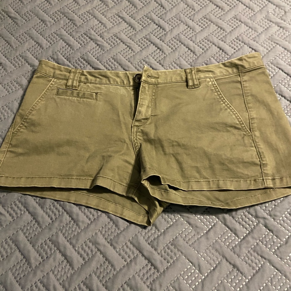 2 pairs of shorts